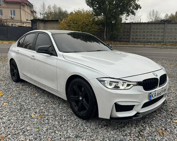 БМВ 3 Серия 2012 в Киеве на Automoto.ua Белый БМВ 3 Серия, объемом двигателя 2 л и пробегом 246 тыс. км за 13000 $, фото 6 на Automoto.ua