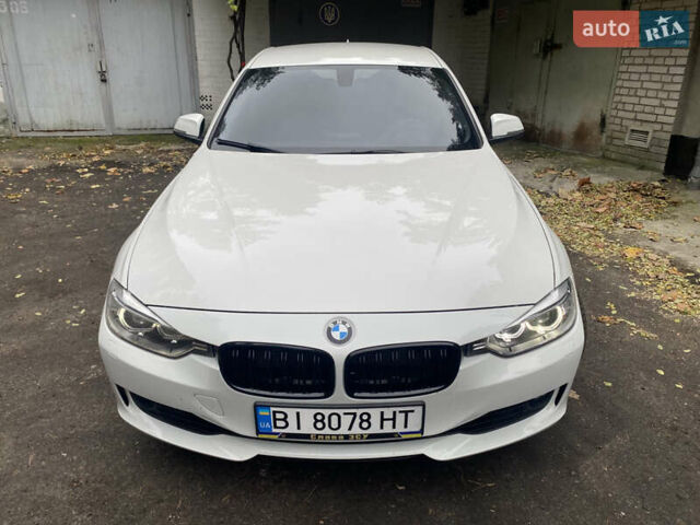 БМВ 3 Серия 2012 в Обухове на Automoto.ua Белый БМВ 3 Серия, объемом двигателя 2 л и пробегом 106 тыс. км за 13500 $, фото 3 на Automoto.ua