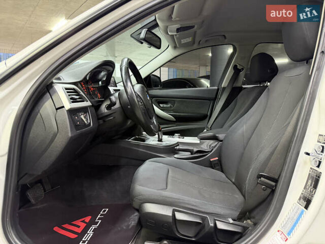 БМВ 3 Серія 2012 у Одесі на Automoto.ua Білий БМВ 3 Серія, об'ємом двигуна 2 л та пробігом 420 тис. км за 10900 $, фото 18 на Automoto.ua