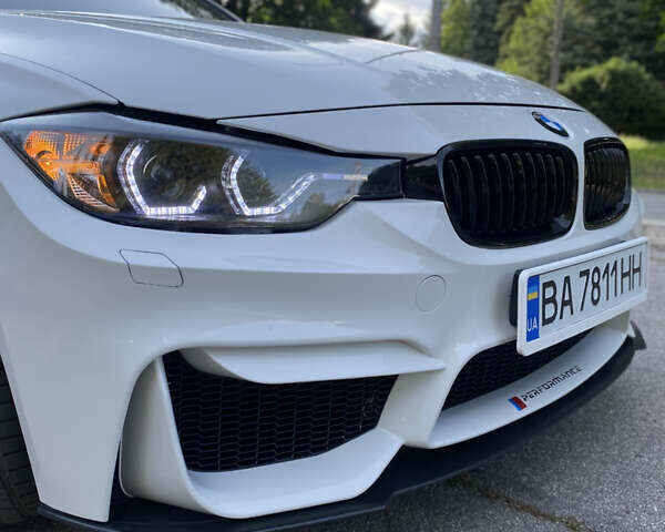 Белый БМВ 3 Серия, объемом двигателя 2 л и пробегом 183 тыс. км за 15500 $, фото 5 на Automoto.ua