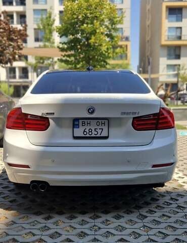 Белый БМВ 3 Серия, объемом двигателя 2 л и пробегом 159 тыс. км за 12500 $, фото 5 на Automoto.ua