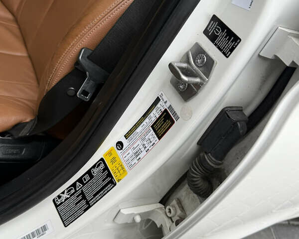 Белый БМВ 3 Серия, объемом двигателя 2 л и пробегом 286 тыс. км за 10400 $, фото 9 на Automoto.ua