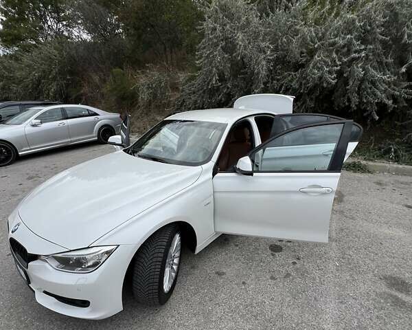 Белый БМВ 3 Серия, объемом двигателя 2 л и пробегом 115 тыс. км за 16500 $, фото 1 на Automoto.ua