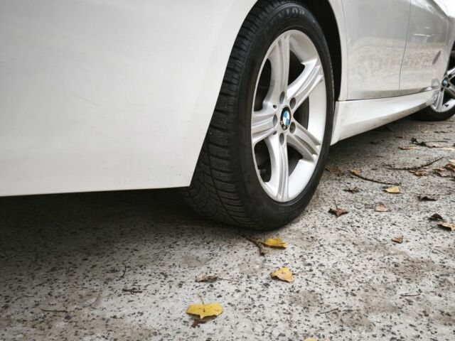 Белый БМВ 3 Серия, объемом двигателя 2 л и пробегом 222 тыс. км за 10700 $, фото 13 на Automoto.ua