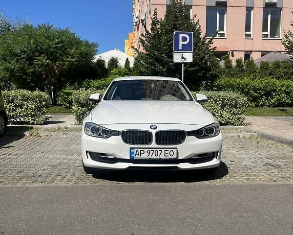 Белый БМВ 3 Серия, объемом двигателя 2 л и пробегом 182 тыс. км за 11500 $, фото 1 на Automoto.ua