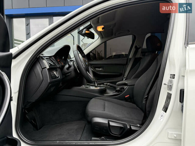 Белый БМВ 3 Серия, объемом двигателя 2 л и пробегом 25 тыс. км за 17000 $, фото 10 на Automoto.ua