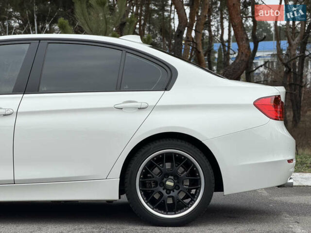 Білий БМВ 3 Серія, об'ємом двигуна 2 л та пробігом 106 тис. км за 13350 $, фото 12 на Automoto.ua