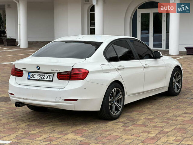 Белый БМВ 3 Серия, объемом двигателя 2 л и пробегом 204 тыс. км за 9850 $, фото 4 на Automoto.ua
