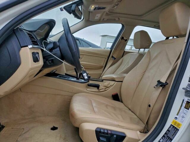 Белый БМВ 3 Серия, объемом двигателя 2 л и пробегом 180 тыс. км за 9000 $, фото 7 на Automoto.ua