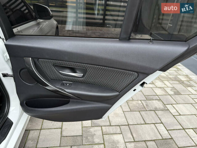Белый БМВ 3 Серия, объемом двигателя 2 л и пробегом 25 тыс. км за 17000 $, фото 15 на Automoto.ua