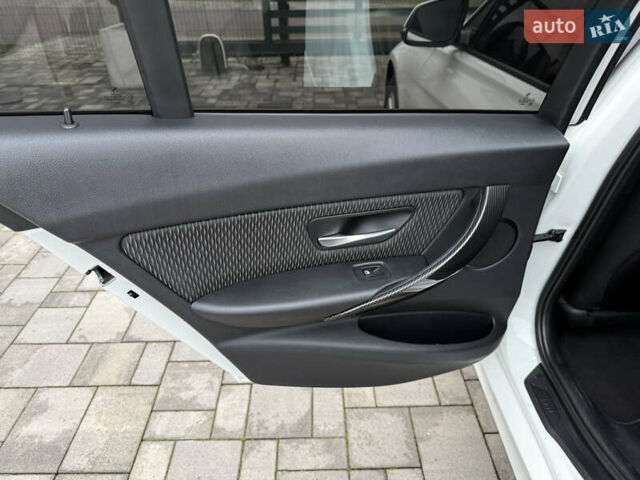 Белый БМВ 3 Серия, объемом двигателя 2 л и пробегом 25 тыс. км за 17000 $, фото 12 на Automoto.ua