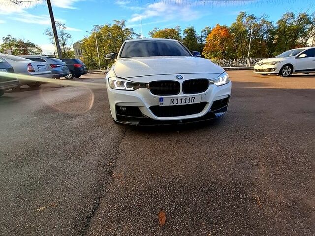 Білий БМВ 3 Серія, об'ємом двигуна 2 л та пробігом 297 тис. км за 11000 $, фото 3 на Automoto.ua