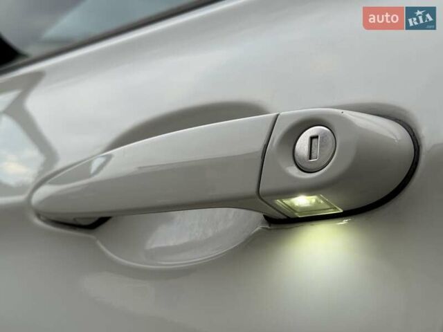 Белый БМВ 3 Серия, объемом двигателя 2 л и пробегом 157 тыс. км за 11900 $, фото 18 на Automoto.ua