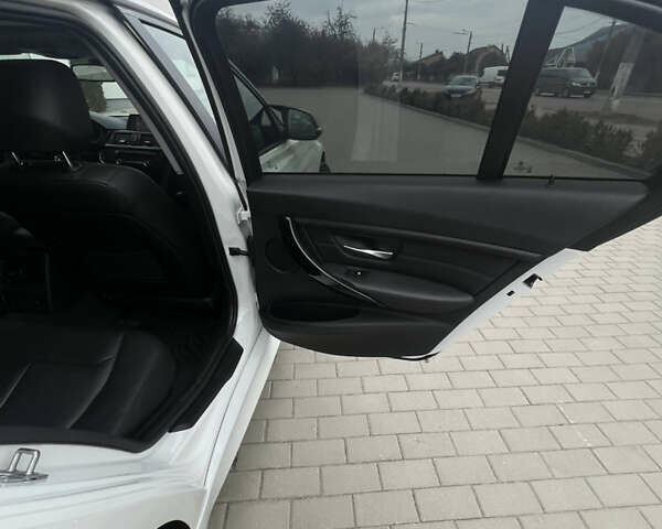 Белый БМВ 3 Серия, объемом двигателя 0 л и пробегом 190 тыс. км за 15000 $, фото 16 на Automoto.ua