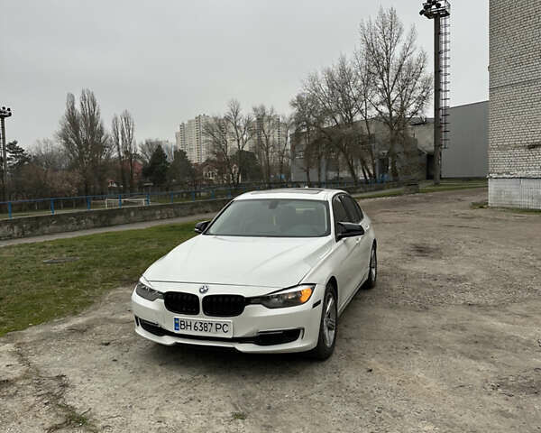 Белый БМВ 3 Серия, объемом двигателя 2 л и пробегом 214 тыс. км за 10000 $, фото 1 на Automoto.ua