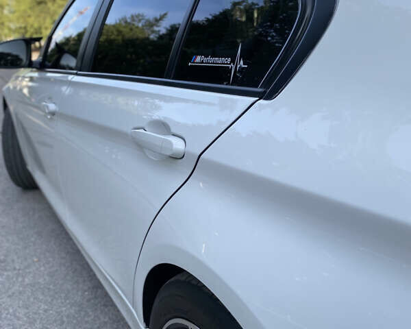 Белый БМВ 3 Серия, объемом двигателя 2 л и пробегом 183 тыс. км за 15500 $, фото 7 на Automoto.ua