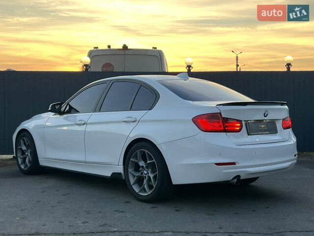 Белый БМВ 3 Серия, объемом двигателя 2 л и пробегом 217 тыс. км за 12800 $, фото 3 на Automoto.ua