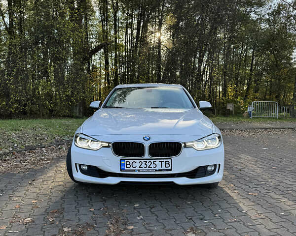 Белый БМВ 3 Серия, объемом двигателя 2 л и пробегом 141 тыс. км за 14400 $, фото 1 на Automoto.ua