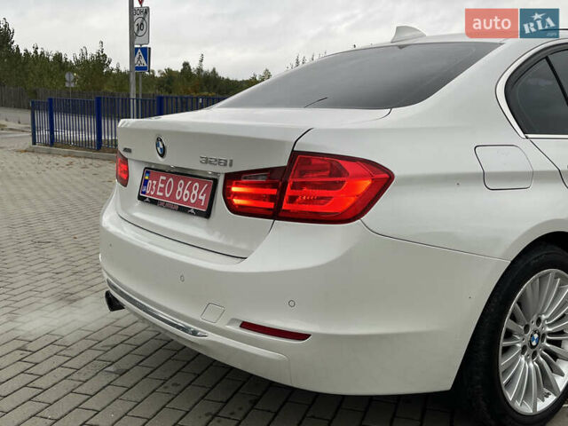 Белый БМВ 3 Серия, объемом двигателя 2 л и пробегом 196 тыс. км за 12999 $, фото 9 на Automoto.ua