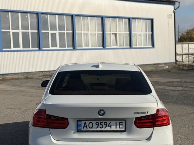БМВ 3 Серия 2012 в Славянске на Automoto.ua Белый БМВ 3 Серия, объемом двигателя 2 л и пробегом 207 тыс. км за 13900 $, фото 9 на Automoto.ua