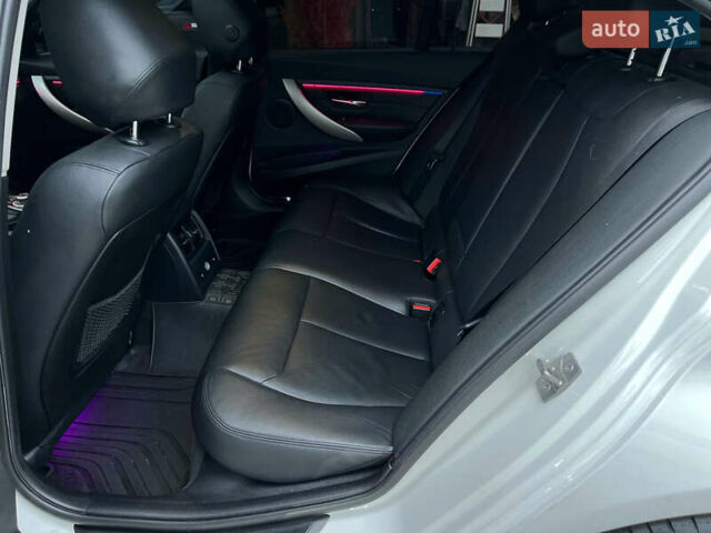 Белый БМВ 3 Серия, объемом двигателя 2 л и пробегом 191 тыс. км за 13900 $, фото 7 на Automoto.ua