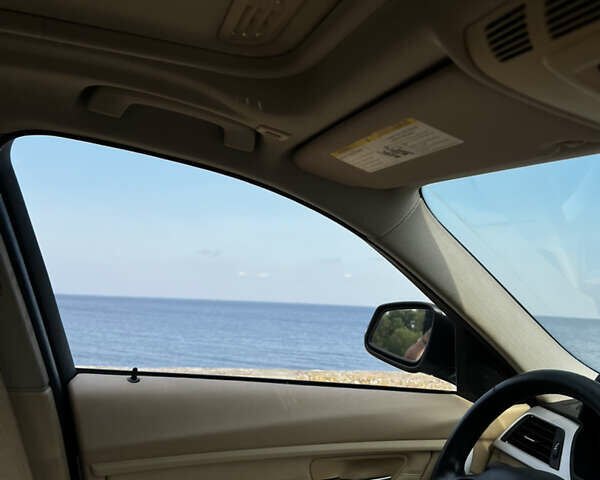 Белый БМВ 3 Серия, объемом двигателя 2 л и пробегом 243 тыс. км за 12200 $, фото 5 на Automoto.ua