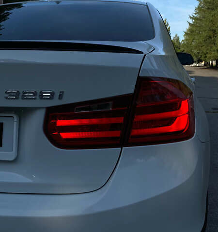 Белый БМВ 3 Серия, объемом двигателя 2 л и пробегом 183 тыс. км за 15500 $, фото 10 на Automoto.ua