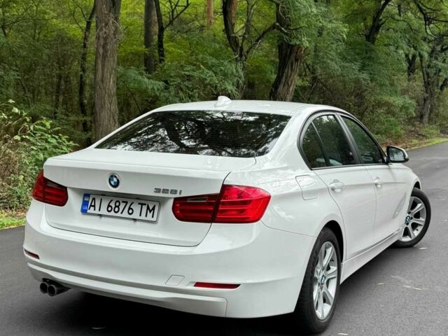 Белый БМВ 3 Серия, объемом двигателя 2 л и пробегом 215 тыс. км за 12030 $, фото 7 на Automoto.ua