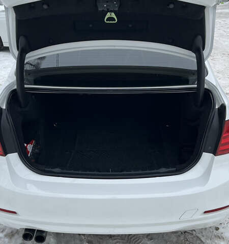 Білий БМВ 3 Серія, об'ємом двигуна 2 л та пробігом 205 тис. км за 12300 $, фото 14 на Automoto.ua