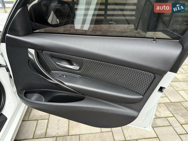 Белый БМВ 3 Серия, объемом двигателя 2 л и пробегом 25 тыс. км за 17000 $, фото 17 на Automoto.ua