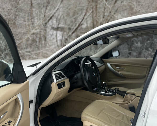 Білий БМВ 3 Серія, об'ємом двигуна 2 л та пробігом 255 тис. км за 12000 $, фото 4 на Automoto.ua