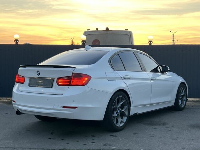 Белый БМВ 3 Серия, объемом двигателя 2 л и пробегом 215 тыс. км за 12800 $, фото 4 на Automoto.ua