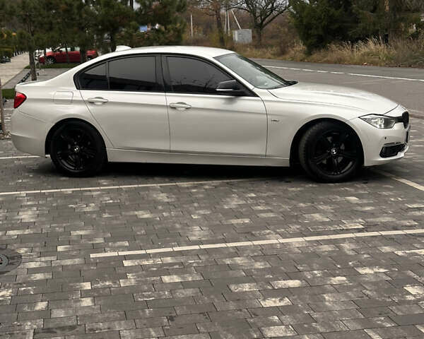 Белый БМВ 3 Серия, объемом двигателя 2 л и пробегом 367 тыс. км за 11000 $, фото 1 на Automoto.ua