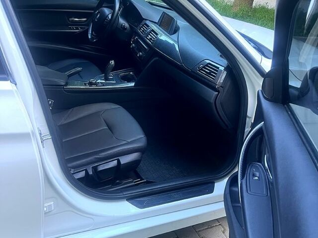 Белый БМВ 3 Серия, объемом двигателя 2 л и пробегом 192 тыс. км за 9999 $, фото 9 на Automoto.ua