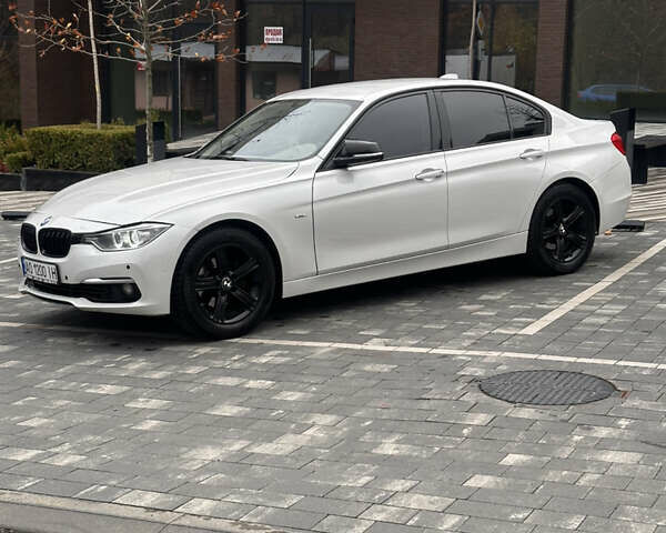 Белый БМВ 3 Серия, объемом двигателя 2 л и пробегом 367 тыс. км за 11000 $, фото 3 на Automoto.ua