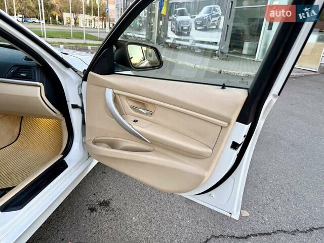 БМВ 3 Серия 2012 в Одессе на Automoto.ua Белый БМВ 3 Серия, объемом двигателя 2 л и пробегом 246 тыс. км за 10800 $, фото 70 на Automoto.ua