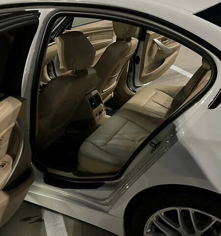 Белый БМВ 3 Серия, объемом двигателя 2 л и пробегом 243 тыс. км за 13000 $, фото 9 на Automoto.ua