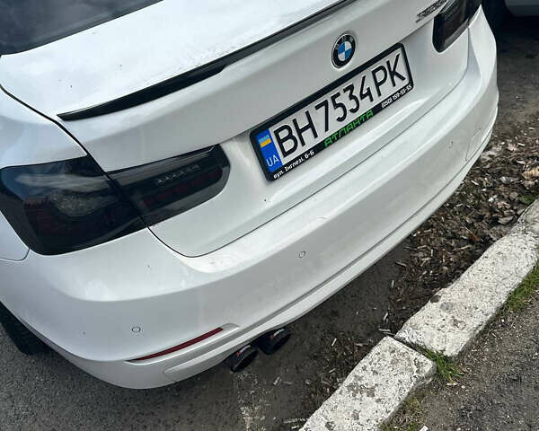 Білий БМВ 3 Серія, об'ємом двигуна 2 л та пробігом 196 тис. км за 12500 $, фото 1 на Automoto.ua