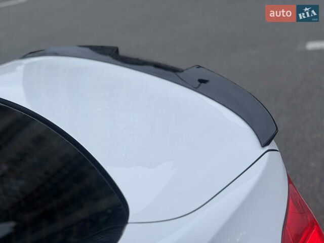 БМВ 3 Серия 2013 в Киеве на Automoto.ua Белый БМВ 3 Серия, объемом двигателя 2 л и пробегом 229 тыс. км за 11300 $, фото 7 на Automoto.ua