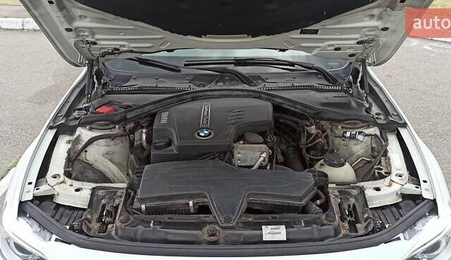 Білий БМВ 3 Серія, об'ємом двигуна 2 л та пробігом 155 тис. км за 15000 $, фото 41 на Automoto.ua