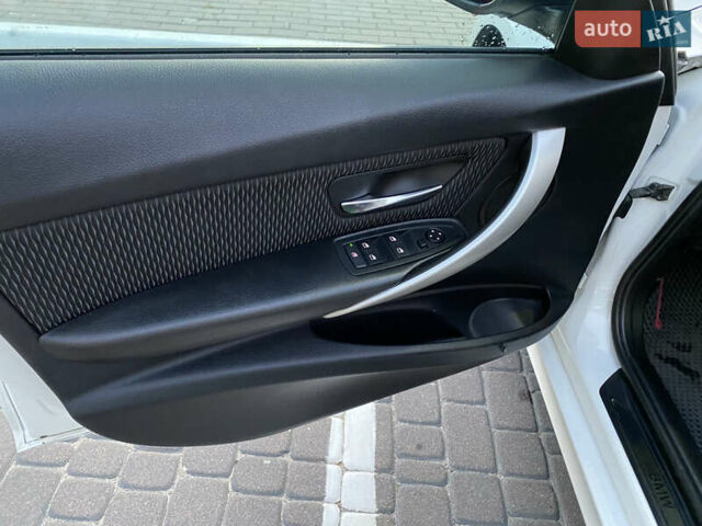 Білий БМВ 3 Серія, об'ємом двигуна 2 л та пробігом 200 тис. км за 11000 $, фото 10 на Automoto.ua