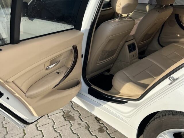 Белый БМВ 3 Серия, объемом двигателя 2 л и пробегом 217 тыс. км за 9900 $, фото 13 на Automoto.ua