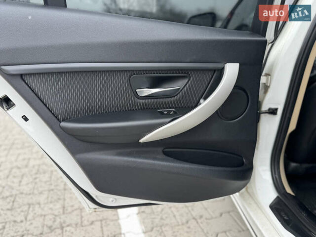 Белый БМВ 3 Серия, объемом двигателя 2 л и пробегом 207 тыс. км за 12400 $, фото 15 на Automoto.ua