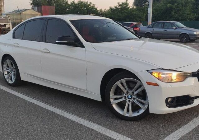 Белый БМВ 3 Серия, объемом двигателя 2 л и пробегом 152 тыс. км за 12200 $, фото 2 на Automoto.ua