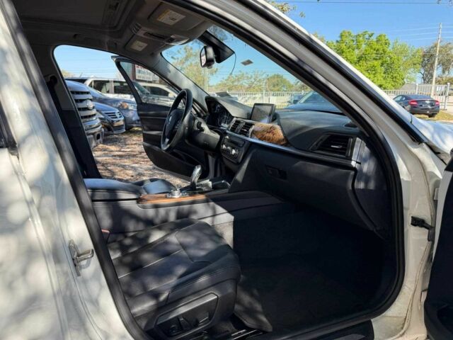 Белый БМВ 3 Серия, объемом двигателя 3 л и пробегом 116 тыс. км за 3500 $, фото 3 на Automoto.ua