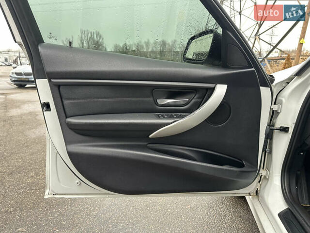 Білий БМВ 3 Серія, об'ємом двигуна 2 л та пробігом 212 тис. км за 13900 $, фото 14 на Automoto.ua