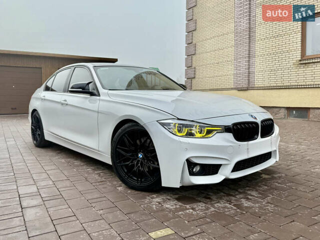 Белый БМВ 3 Серия, объемом двигателя 2 л и пробегом 175 тыс. км за 13999 $, фото 4 на Automoto.ua