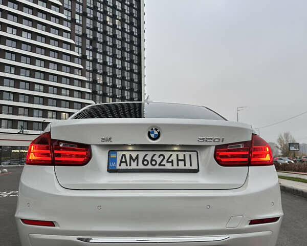 Белый БМВ 3 Серия, объемом двигателя 2 л и пробегом 253 тыс. км за 10950 $, фото 5 на Automoto.ua