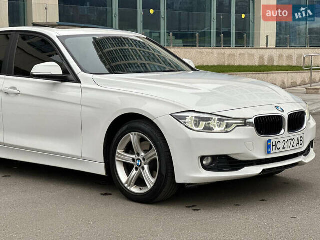 Белый БМВ 3 Серия, объемом двигателя 2 л и пробегом 110 тыс. км за 13300 $, фото 7 на Automoto.ua