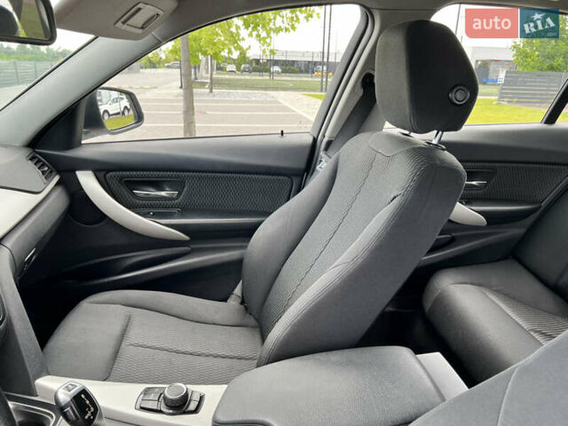 Белый БМВ 3 Серия, объемом двигателя 2 л и пробегом 145 тыс. км за 17700 $, фото 28 на Automoto.ua